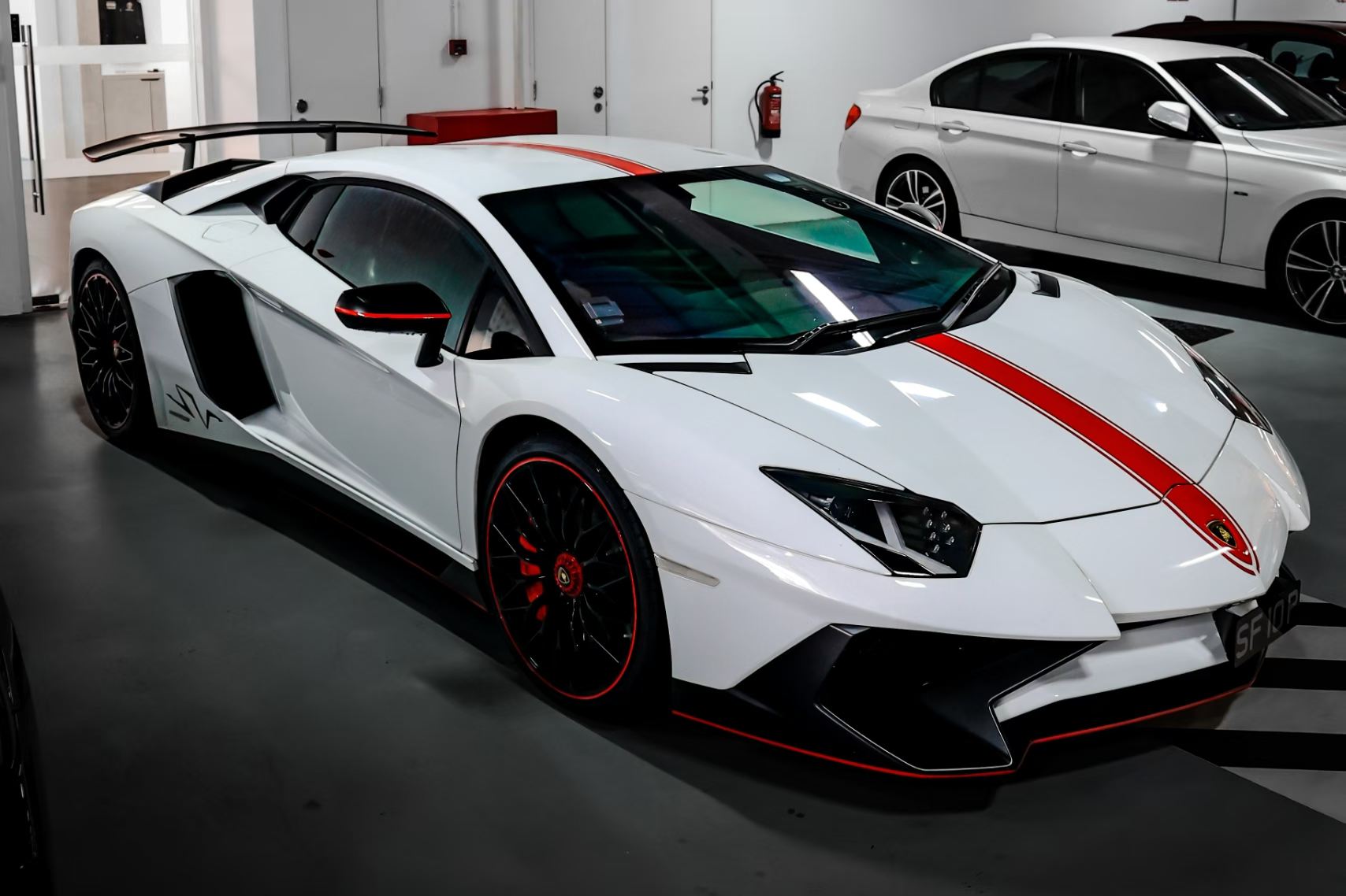 Aventador SV